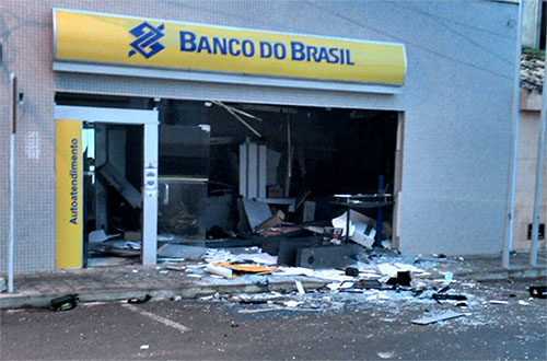 banco-do-brasil-explodido-sao-domingos-23122015
