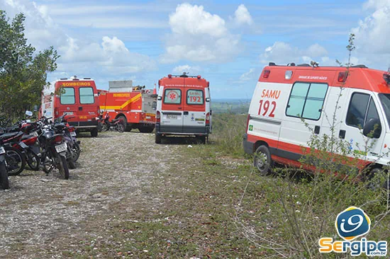 Veículo cai em grota na Serra dos Montes em Campo do Brito e três pessoas ficam feridas