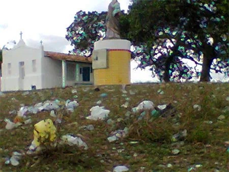 Falta de consciência da população e de limpeza do setor público deixa a Serra dos Montes cheia de lixo